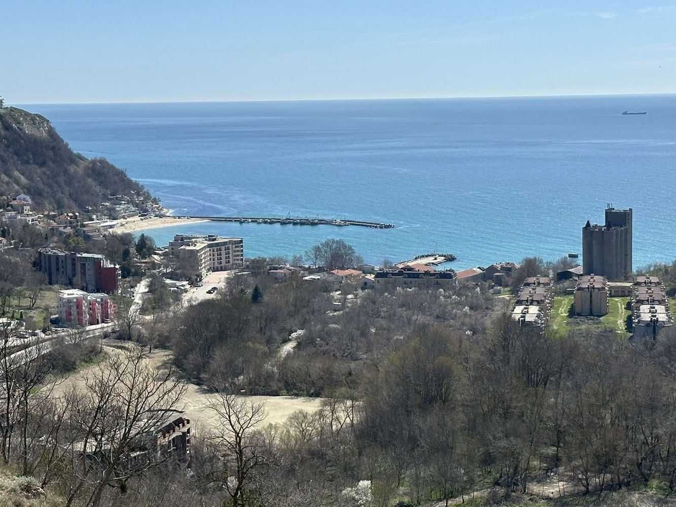 Огромен парцел в гр.Каварна на Брега на Морето