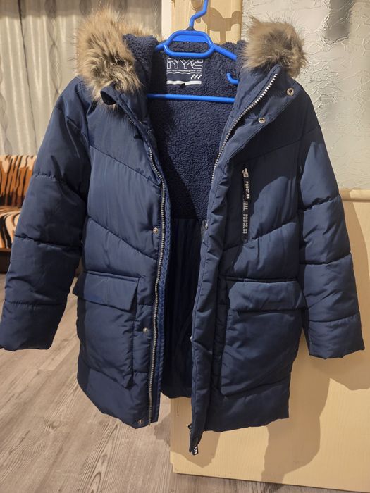 Geaca iarna 10 ani c&a marimea 140