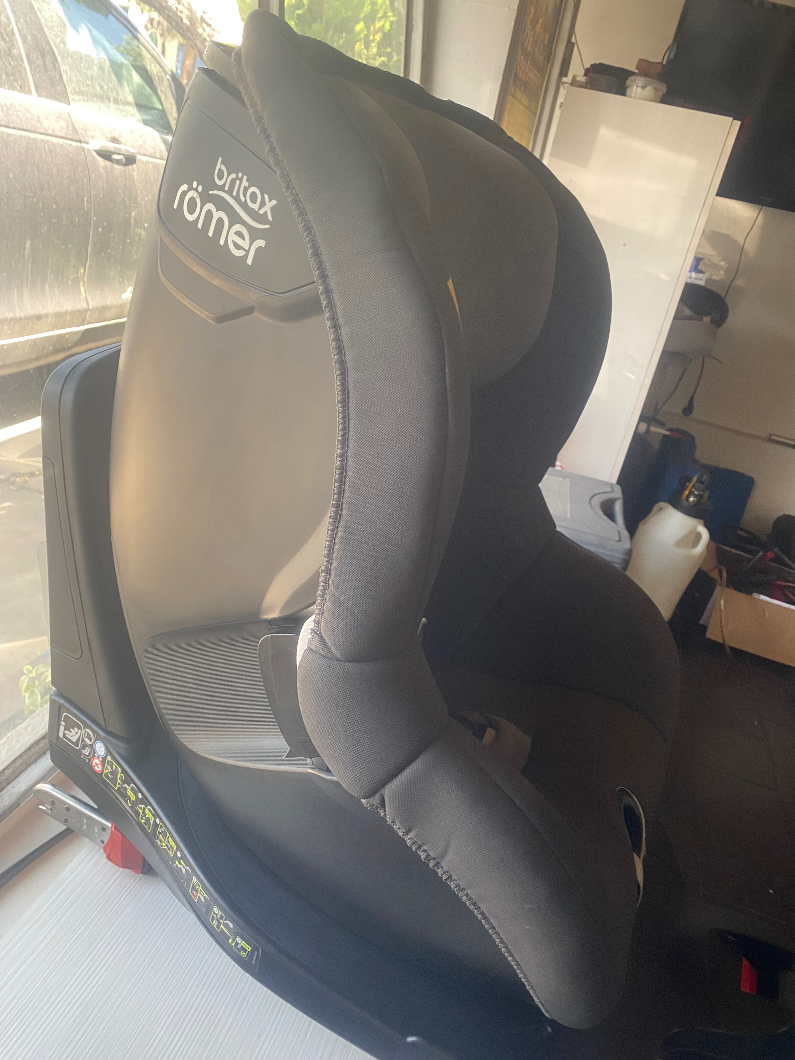 Britax Romer 360 столче Dualfix Z 61-105 cm   (3 months to 4 years)