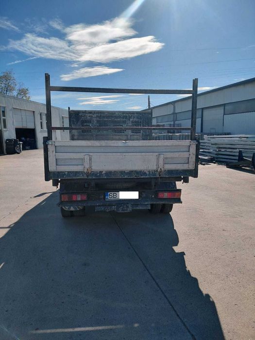 Ford Tansit 2.4L 6 locuri basculabila