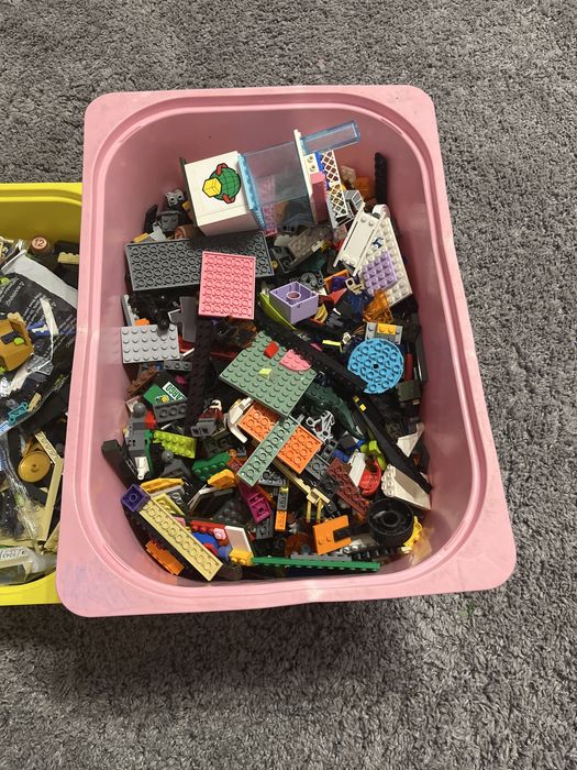 Придам лего оригинал более 10 фигурок торг на месте