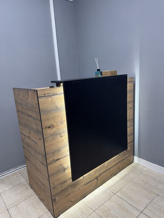 Рессепшн с тумбочкой