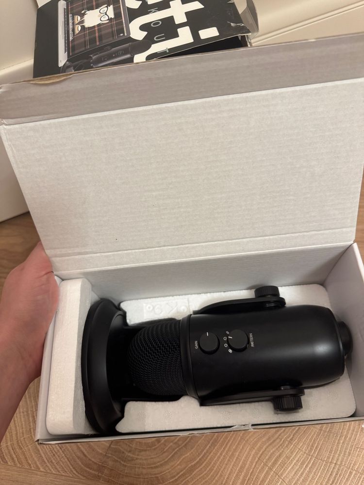 Microfon profesional Yeti Blue