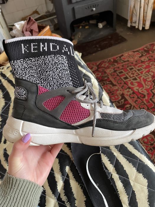 Сникърси тип чорап Kendall+ Kylie