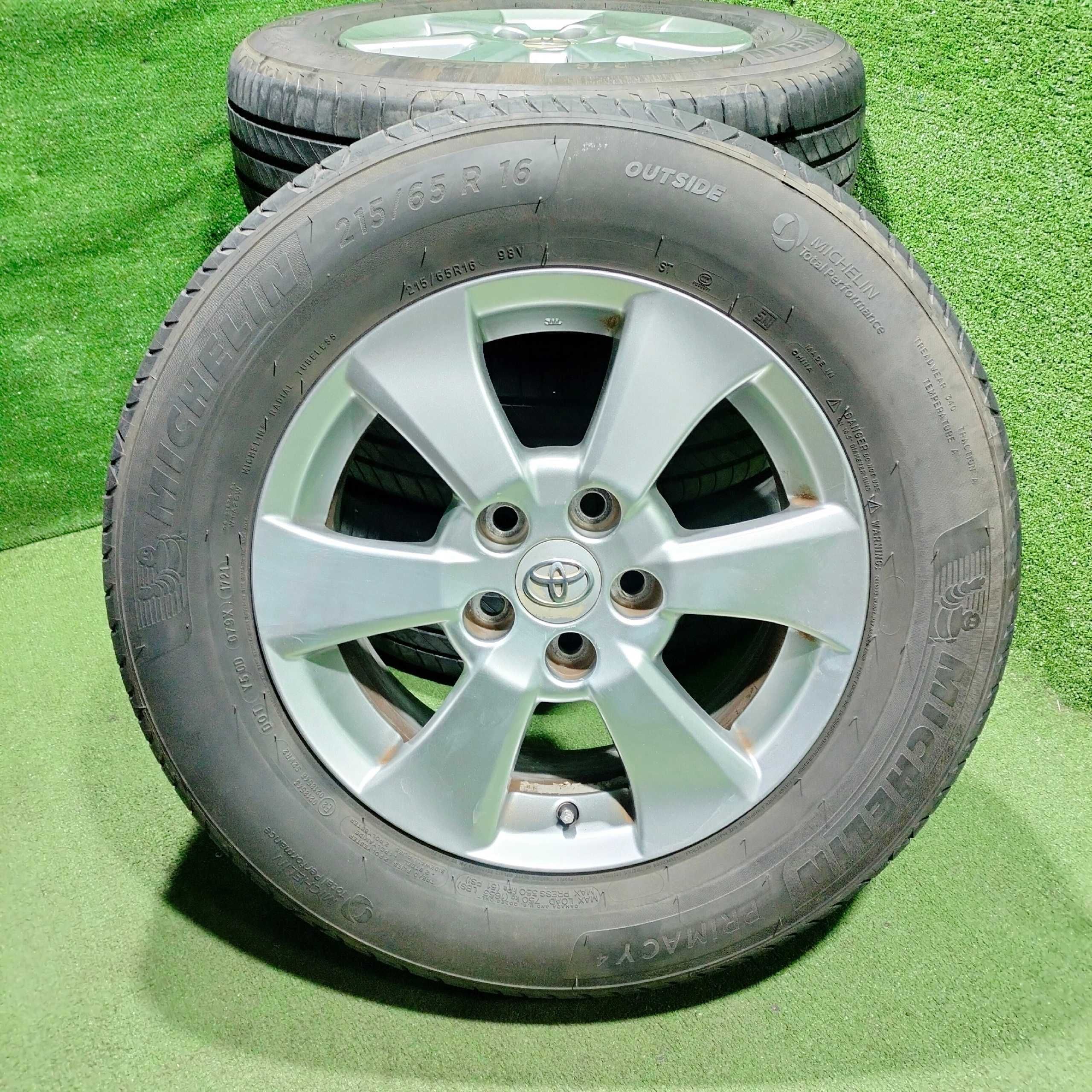 Продам Диск с шинами Michelin на Toyota Alphard 215/65R16 летний