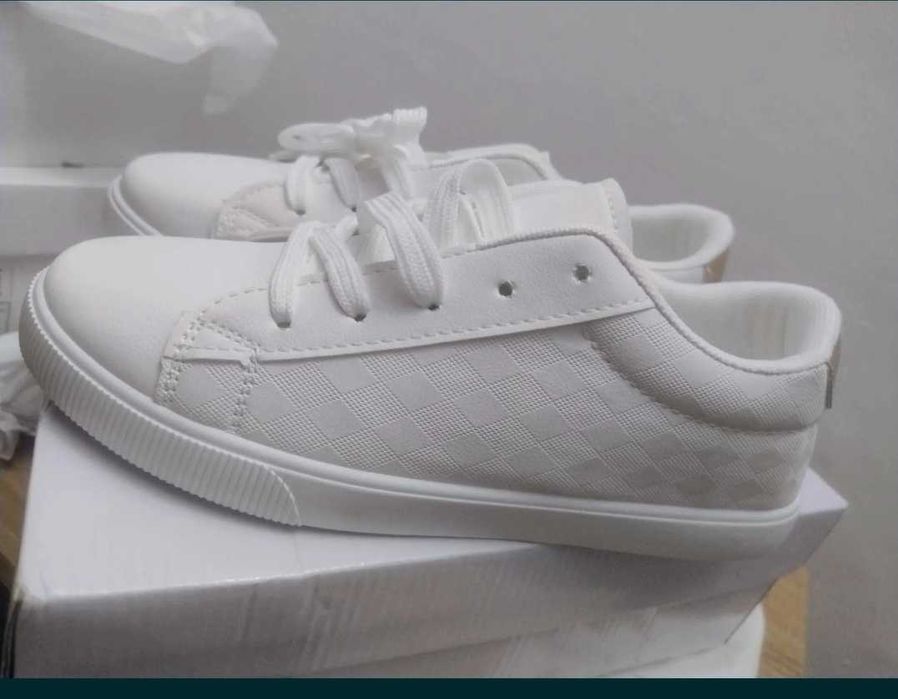 Adidași , încălțăminte dama  sport, relaxare