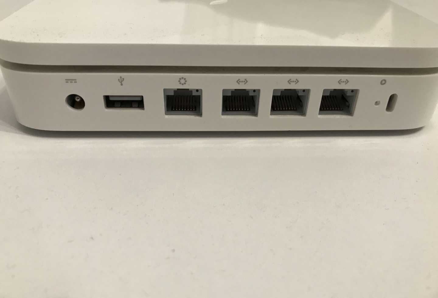 Router Apple A1143