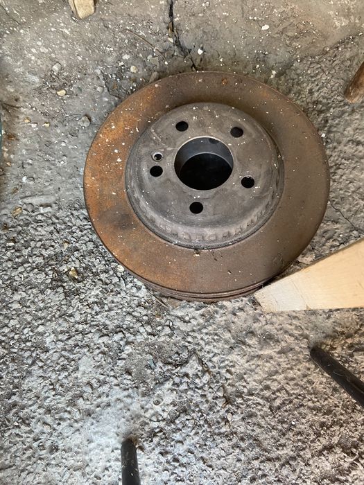 Продам тормазные диски на Мерседес е 200