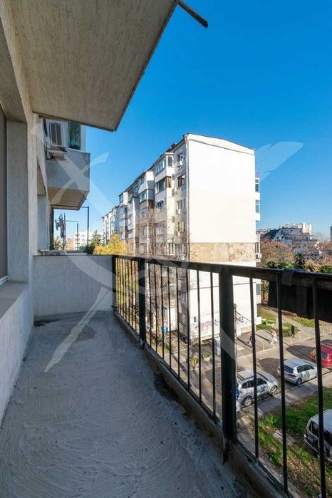 Тристаен апартамент в жк. Бъкстон № 93099