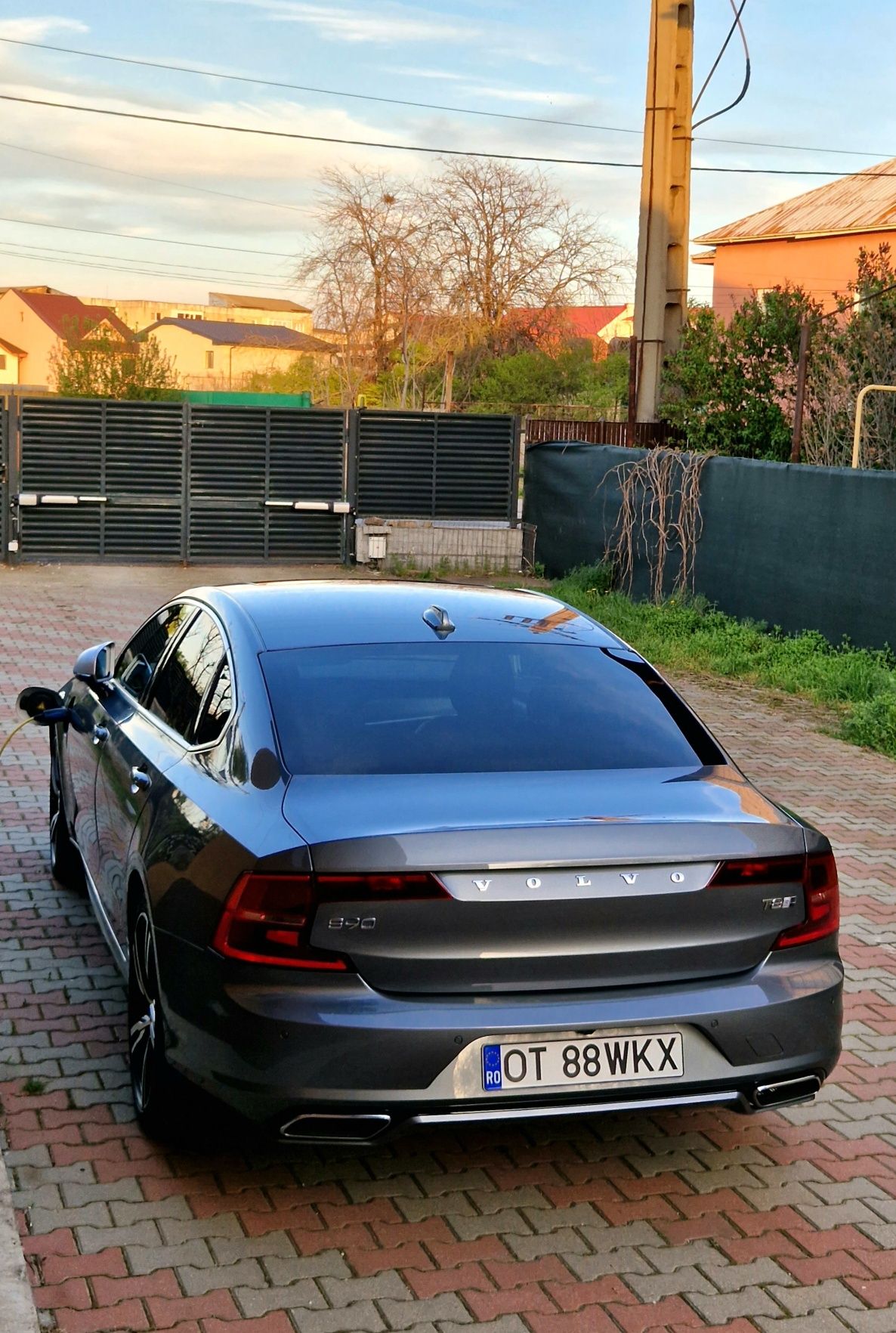 Volvo S90 T8 R-Design Twin-Engine AWD Plug-in Hybrid 392Cp