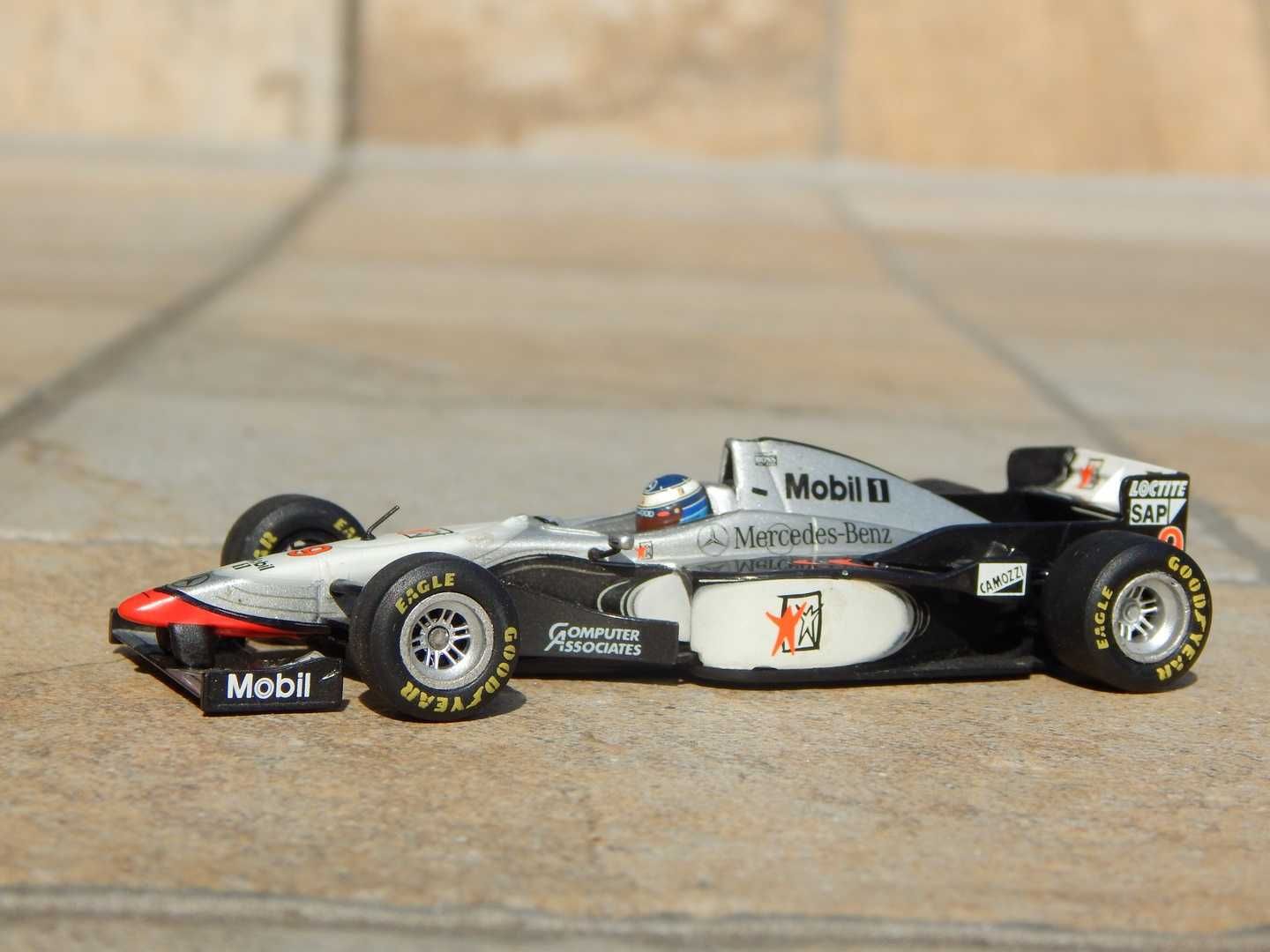 Macheta Formula 1 McLaren Mercedes Mp 4/12 Hakkinen 1997 Minichamps