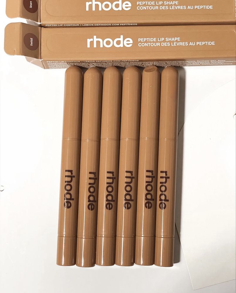 Rhode Peptide Lip Shape - Оформящ и хидратиращ молив за обемни устни