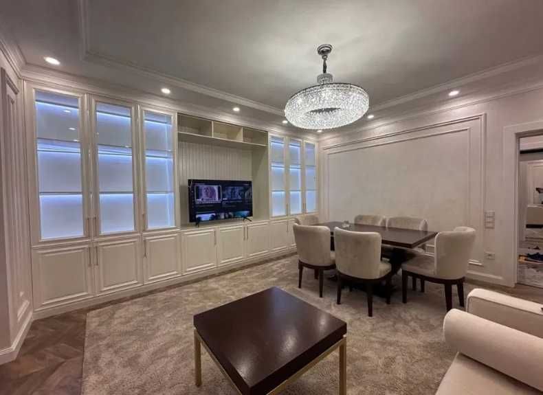 Ойбек Метро,  Сдаётся в аренду квартира в центре города 1100