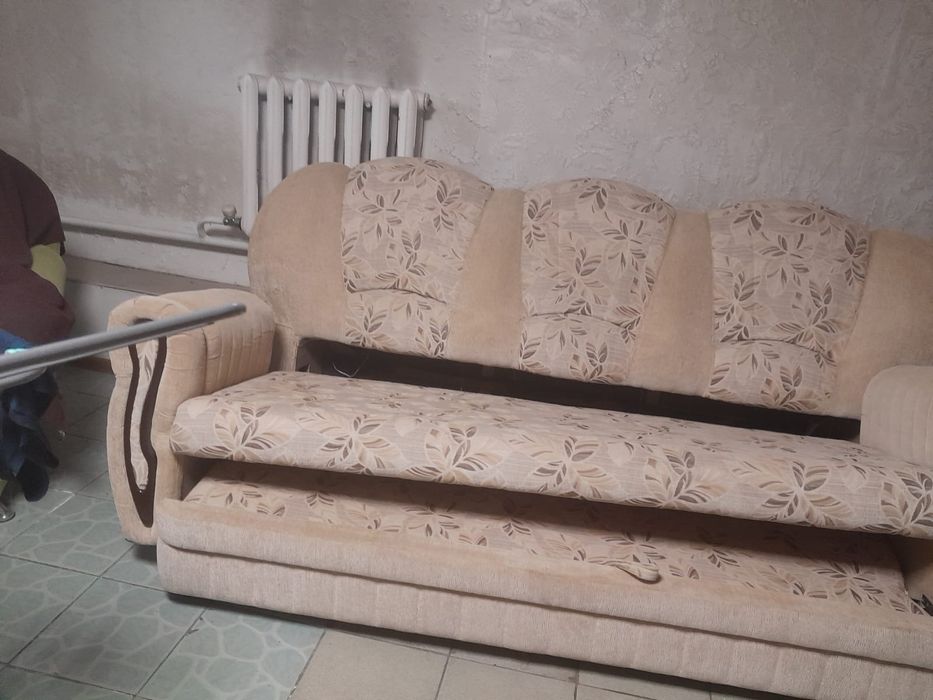 Диван в хорошем состоянии