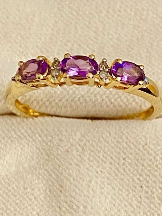 Inel argint placat cu aur, ametiste si diamante.