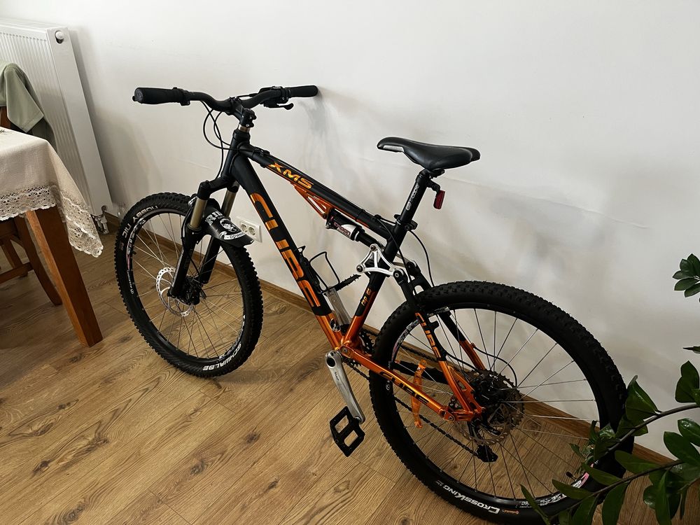 Bicicleta Full suspension CUBE XMS 26”