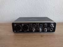 Behringer U-Phoria UMC204HD USB аудио интерфейс