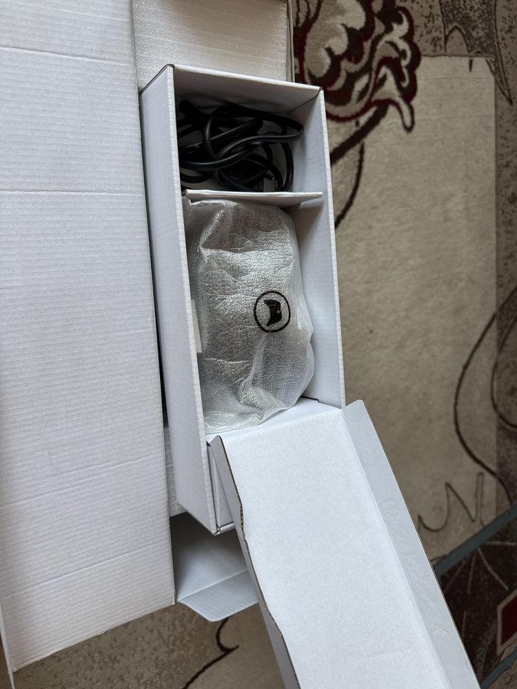 Продам XBOX ONE X 1 tb