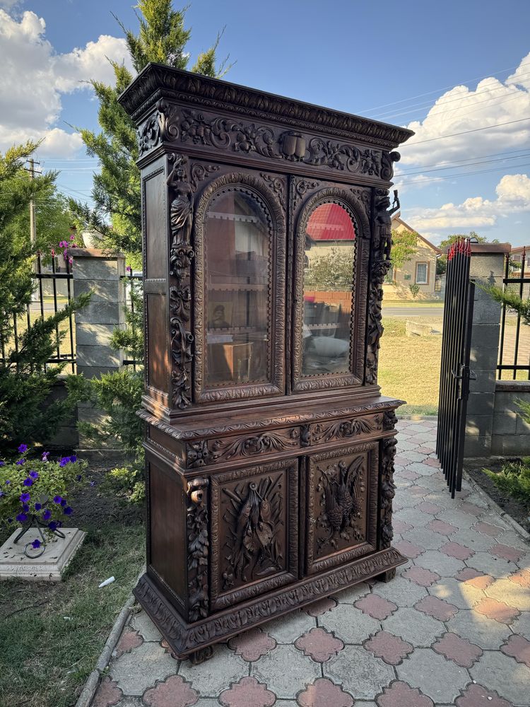 Vitrină/Bufet din lemn masiv sculptat manual – stil renascentist