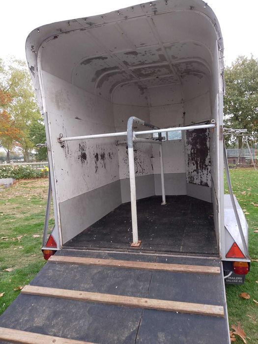 Remorca pentru doi cai