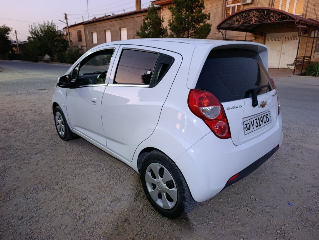 2015 yil 2 pozitsa prapan gaz qòyilgan 4