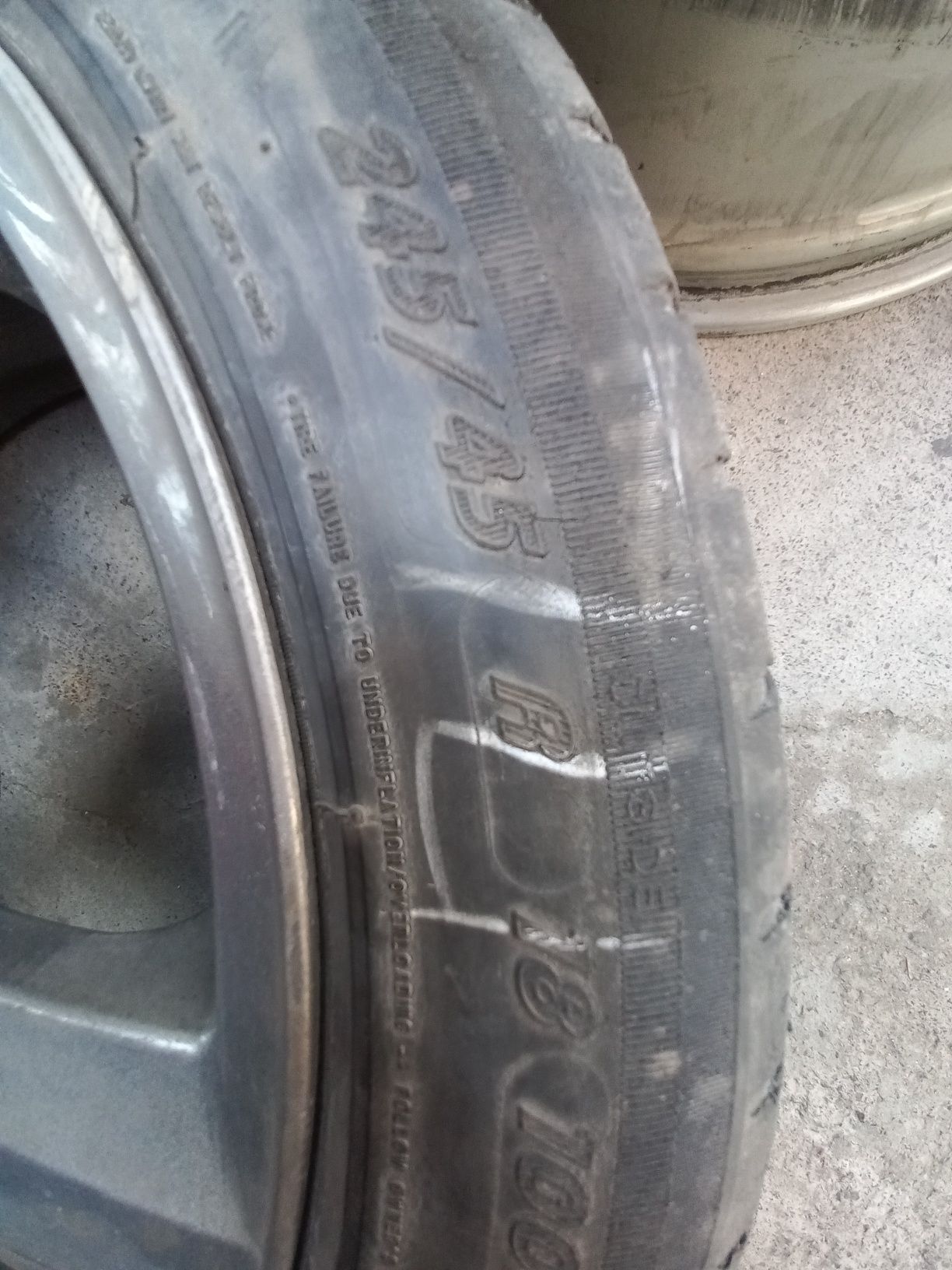 Комплект резины с  дисками 245/50 R18