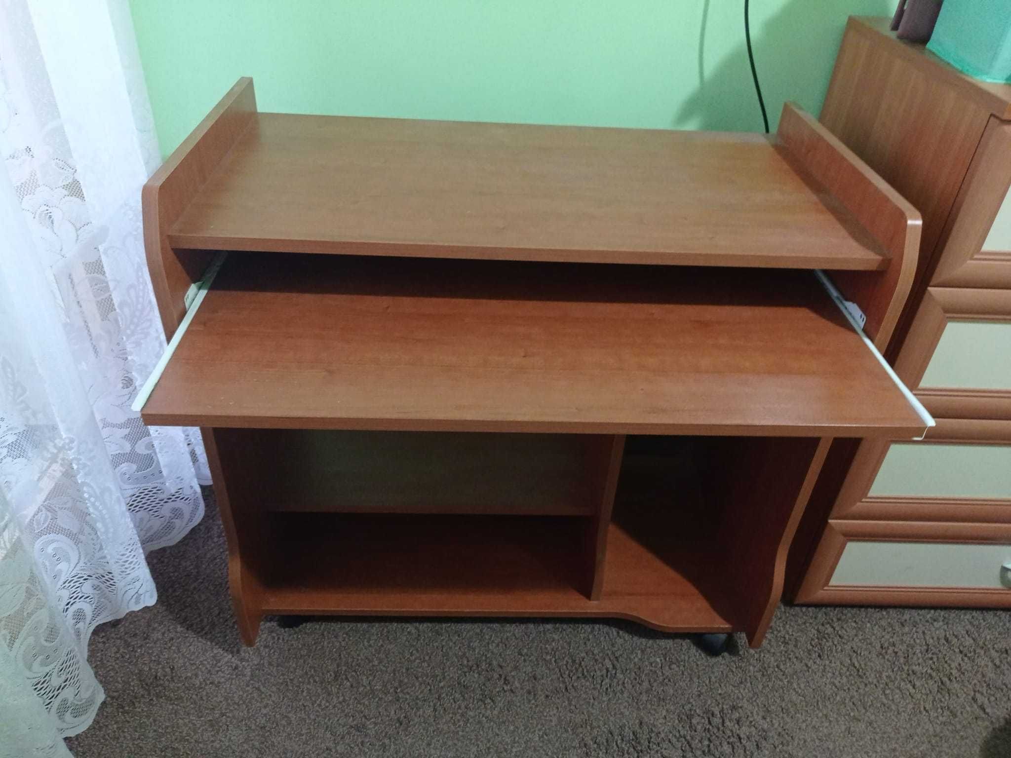 бюро за компютър