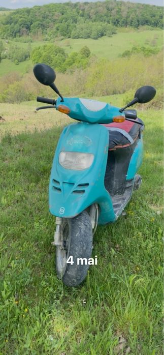 Vand piaggio typhoon de 80 merge foarte bine filtru sport etc.