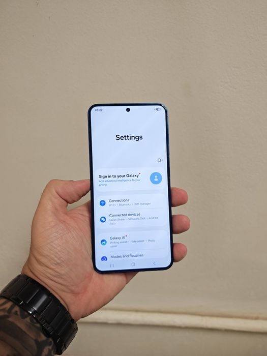 Vând sau schimb Samsung S25 Blue Că Nou totul original liber retea