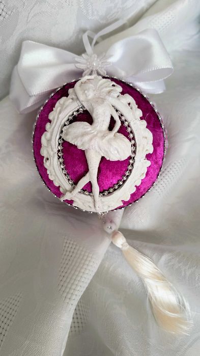 Коледни топки - ръчно изработени