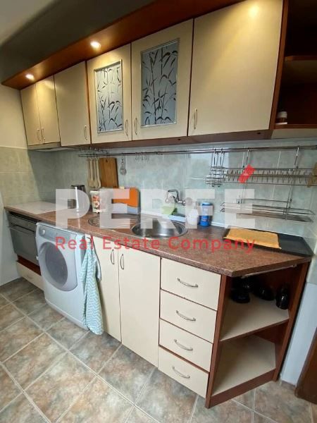 Дава се под наем Четиристаен апартамент в Бургас, Лазур - 70 кв.м за 561 € - Снимка #3