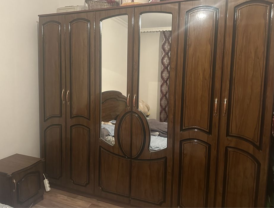 Срочно продам спальный гарнитур