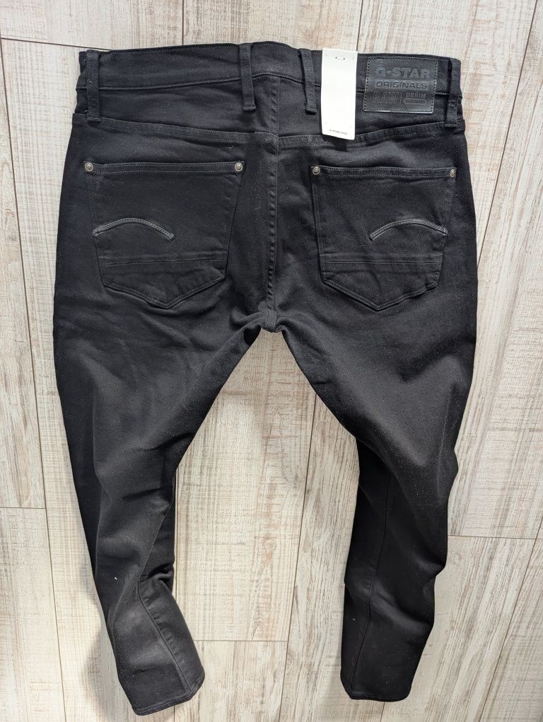 G-Star w33L30
Цена: 128 лв/65,45€
Цвят: Черен 
Състав: Памук с еластан
