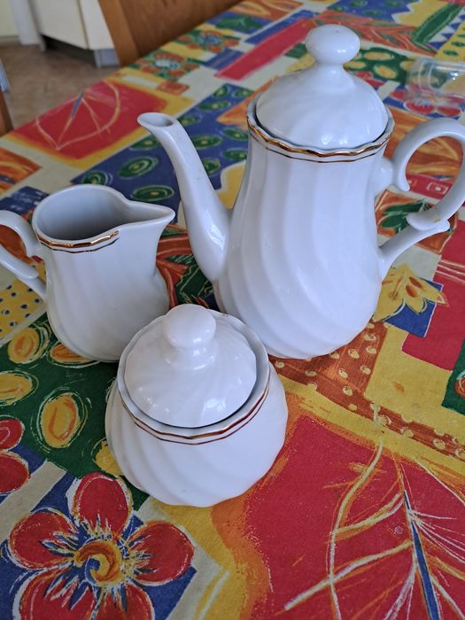 Комплект от съдове за кафе