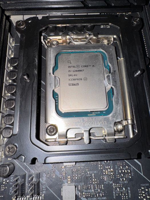 Procesor Intel 5 12600KF, placa de baza ASUS Z690-PLUS D4 and more