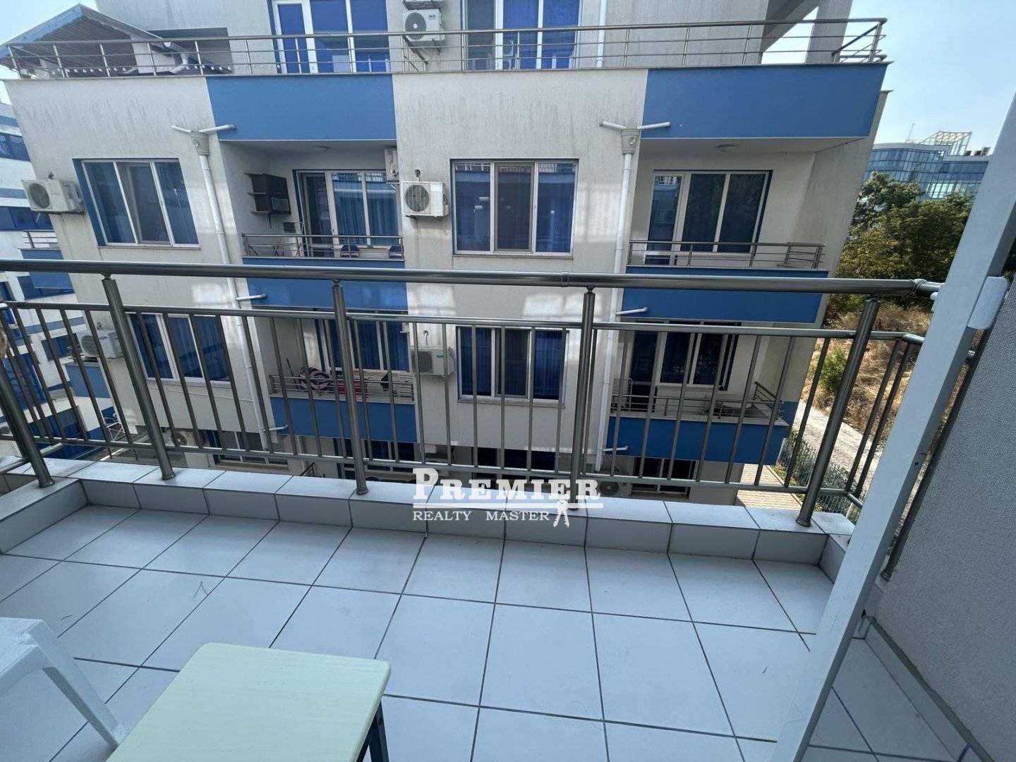 Студио в комплекс на първа линия в Поморие