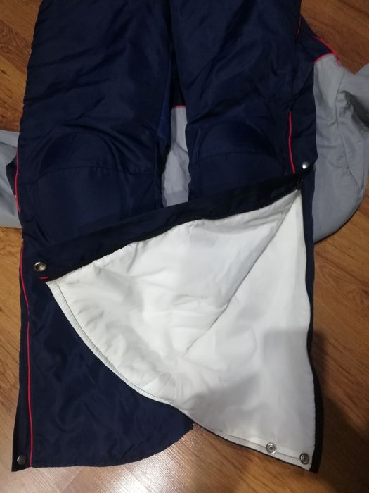 Vând salopetă/combinezon de iarnă, gros, mărimea M, marca Thinsulate