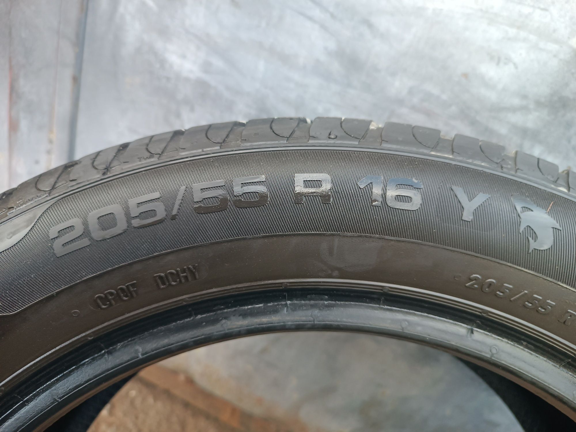205/55/16 Uniroyal