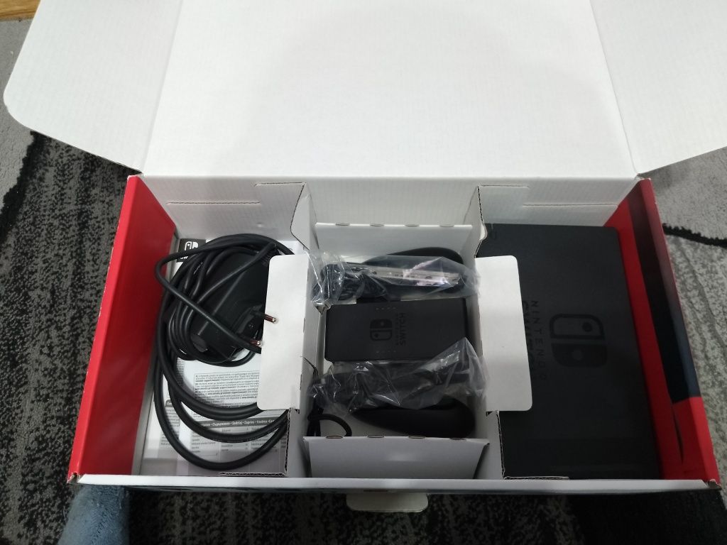 Vând Nintendo switch (nu se livrează produsul prin curier) doar la tel