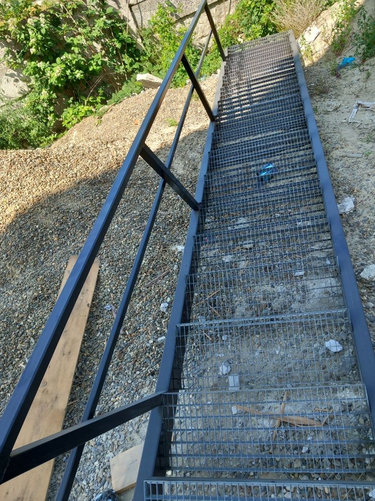 Scări metalice galvanizate la orice demisiune asiguram transport ori u