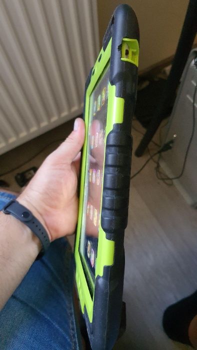 iPad 3 A1430 wifi + Celular de 64GB cu husa antisoc (copii)