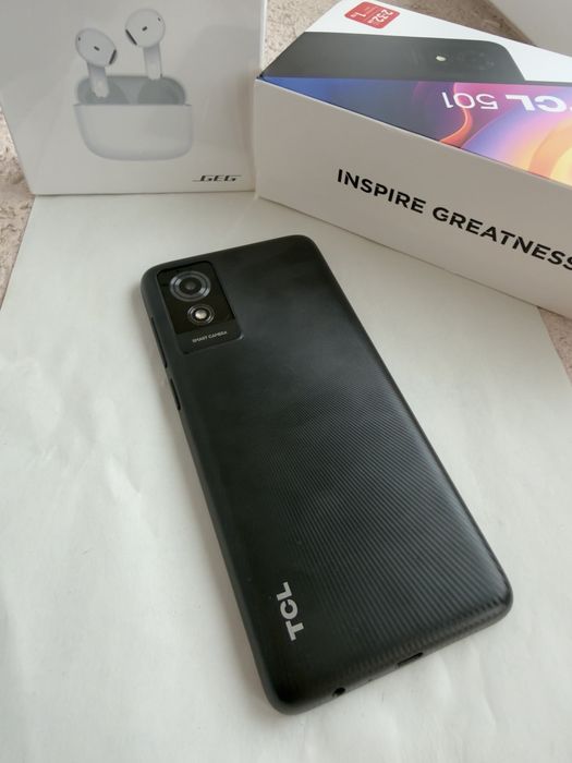Telefon TCL 501 si casti bluethoot