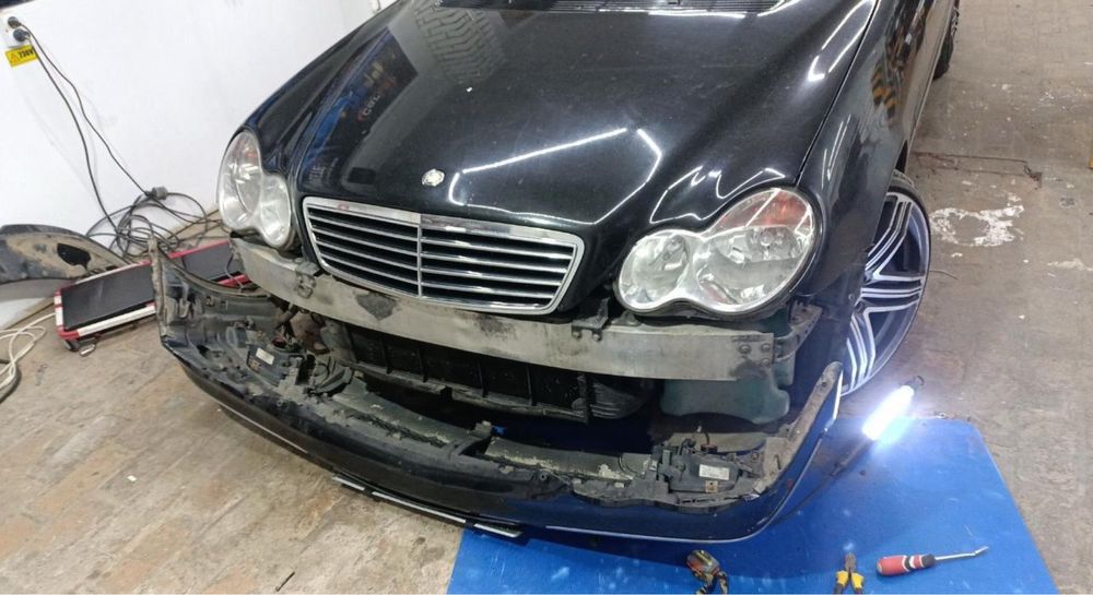 Mercedes c w203 - defect