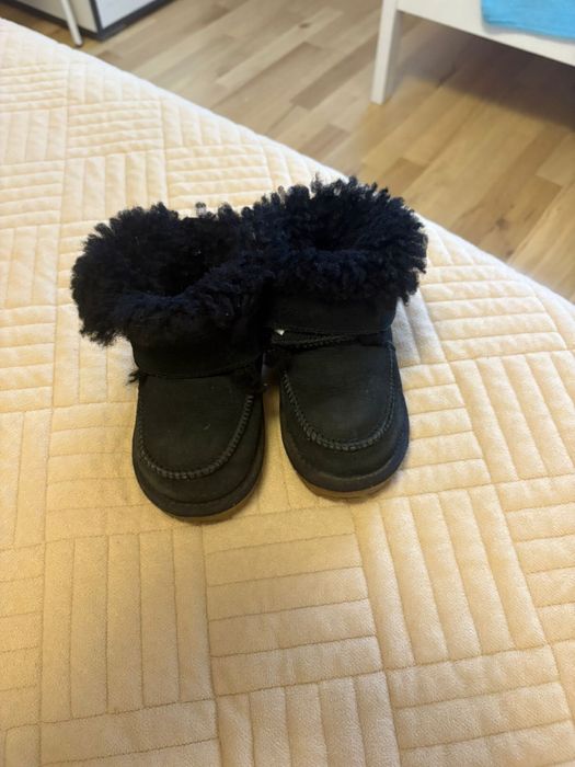 Продам детскую обувь