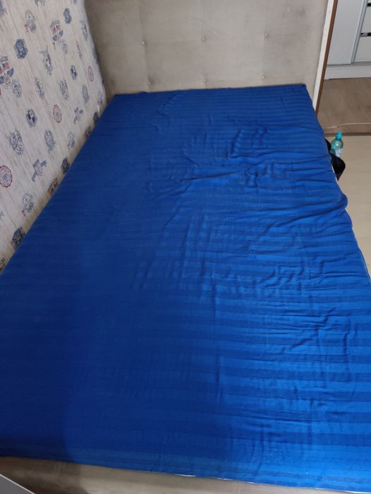 vand pat 120x200 in stare buna saltea inclusa