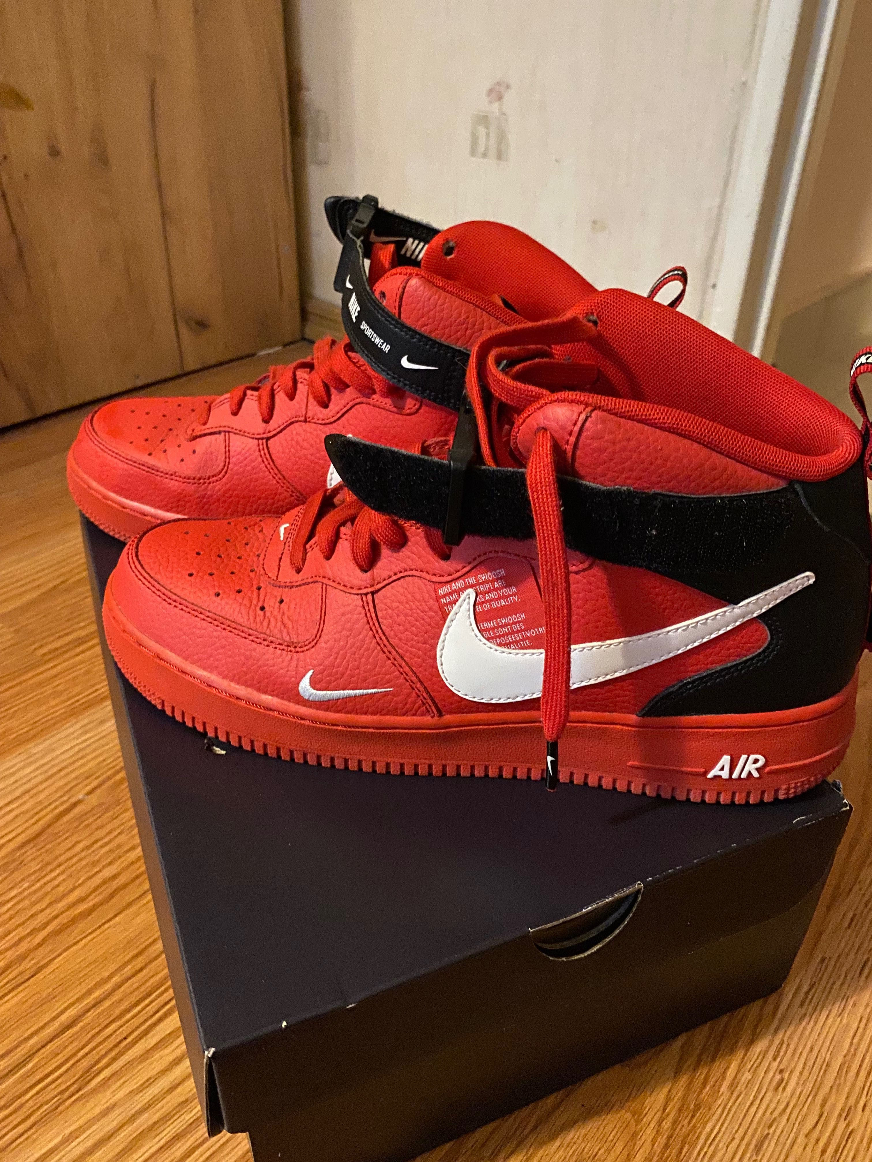 Nike air force red