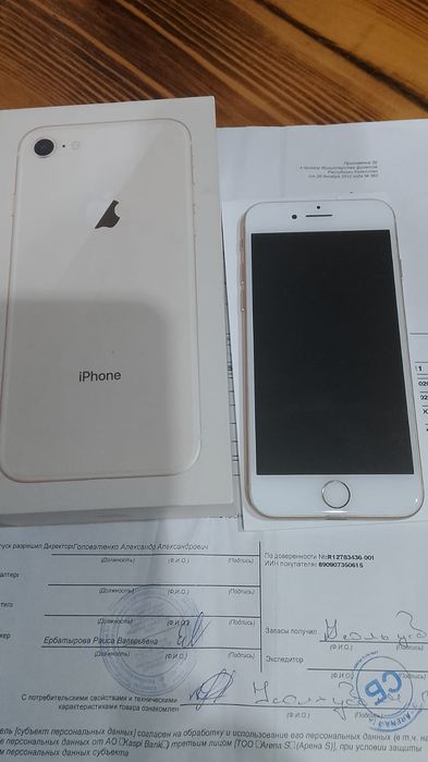 Прода iPhone 8 64 GB Gold