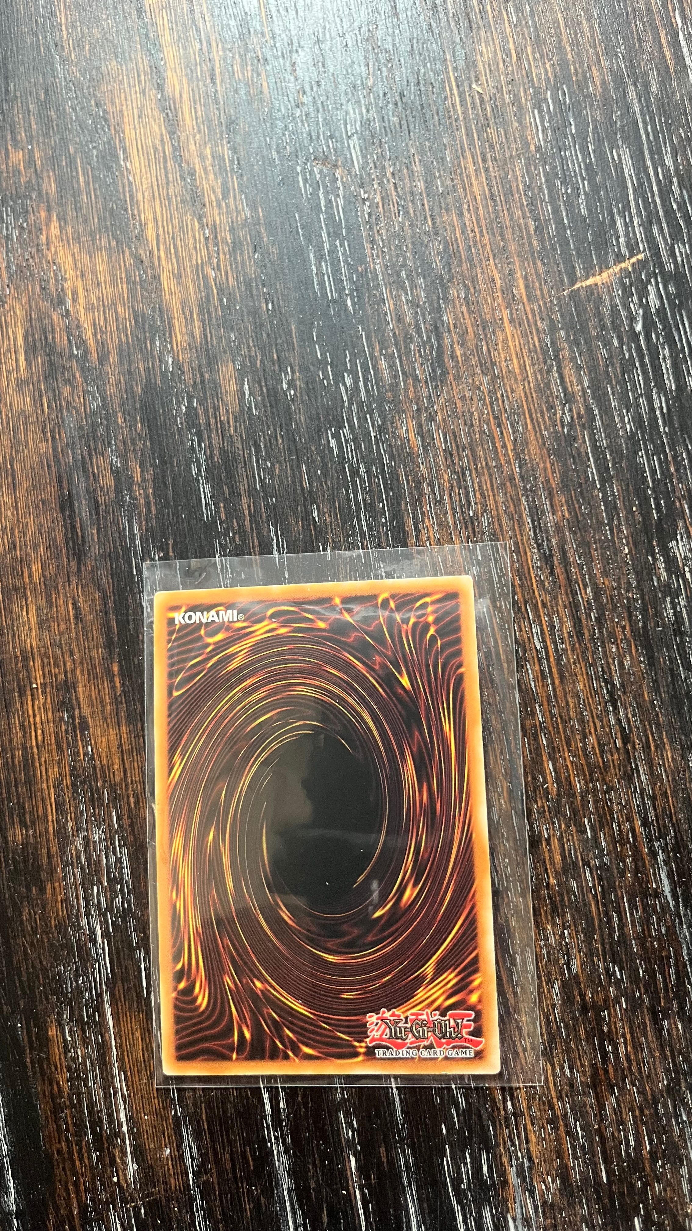 Продавам карта Yu Gi Oh италианска версия