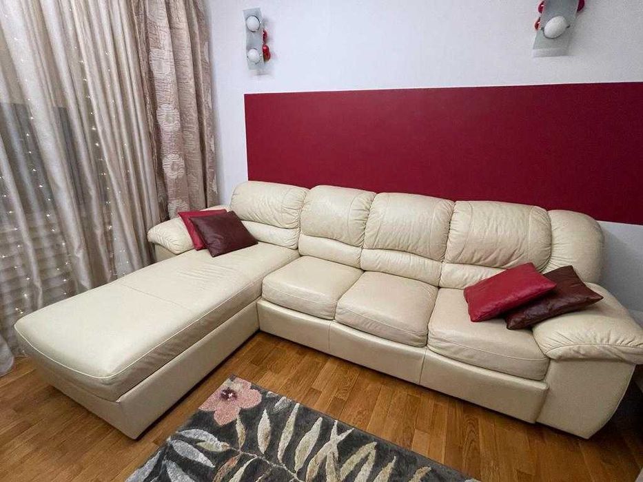Canapea din piele 3 locuri plus otoman