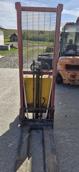 Transpaleta electrică
